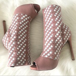 Brand New Mauve Booties Sz 9